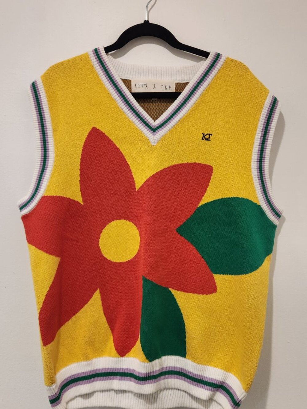 Kina & Tam Floral V-neck Vest XXL